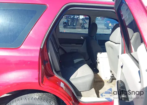 2011 Mazda Tribute I Sport z USA, uszkodzony, nr VIN 4F2CY0C7XBKM00850